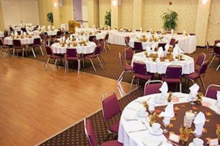 Ballroom/Hall 4 of 45