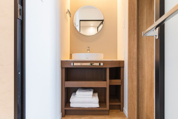 Room 43 of 53