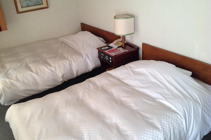 Room 16 of 39