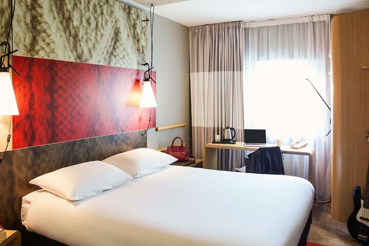 Room 13 of 51
