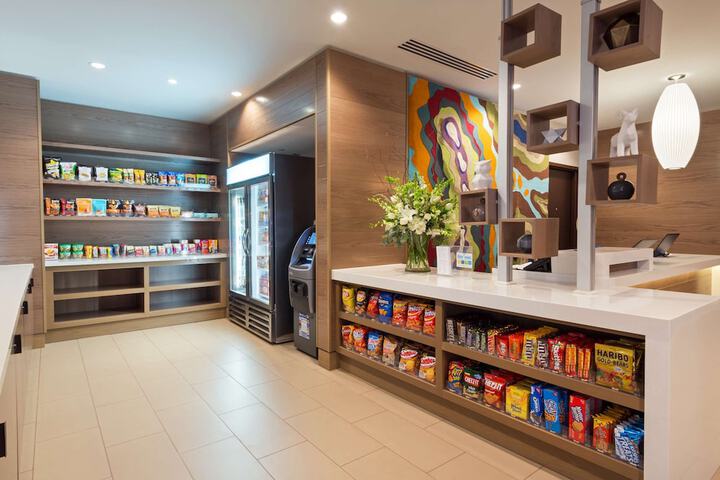 Snack bar