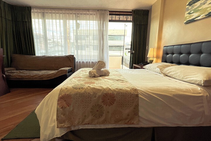 Room 15 of 28