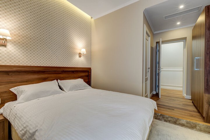 Room 3 of 19