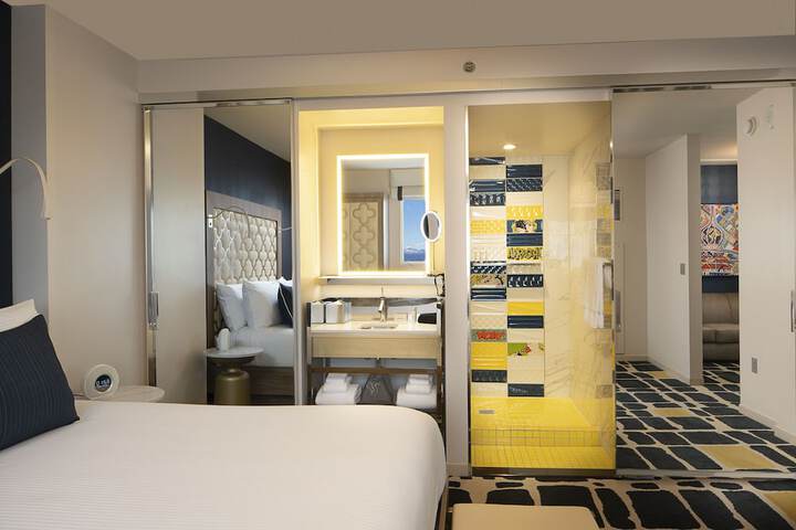Standard Room, King or Two Doubles (9 of 20)