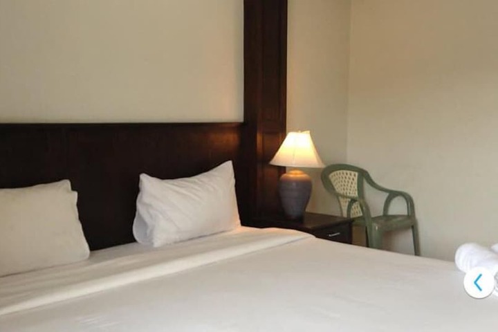 Room 5 of 17