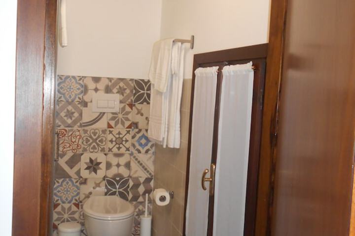 Room 41 of 63