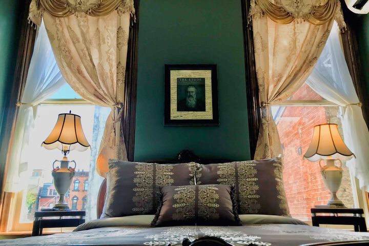 Room 8 of 95