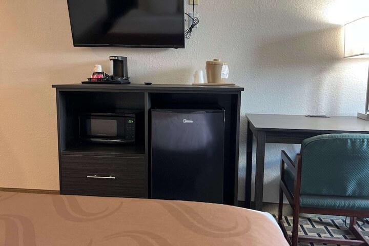 Room 25 of 44