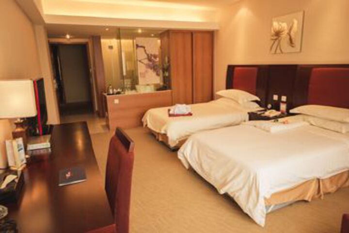 Room 10 of 31