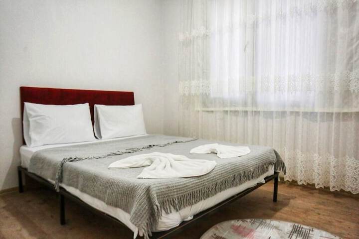 Room 4 of 13