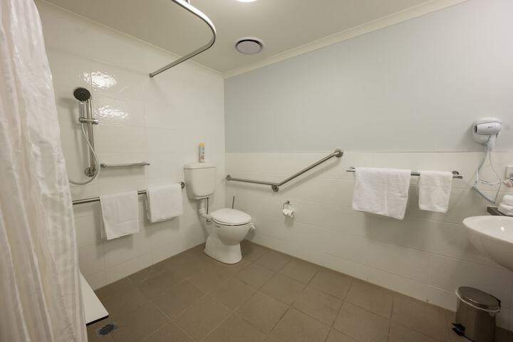 Room 105 of 210