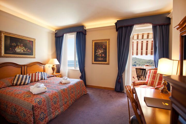 Room 5 of 19