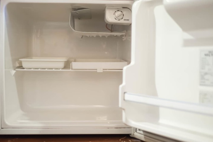 Mini-refrigerator