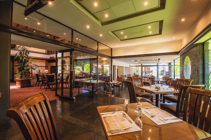 Dining Photos