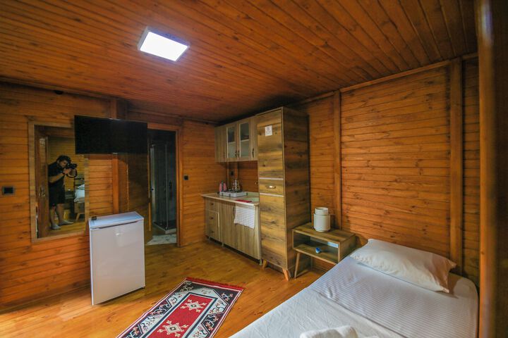 Room 17 of 74