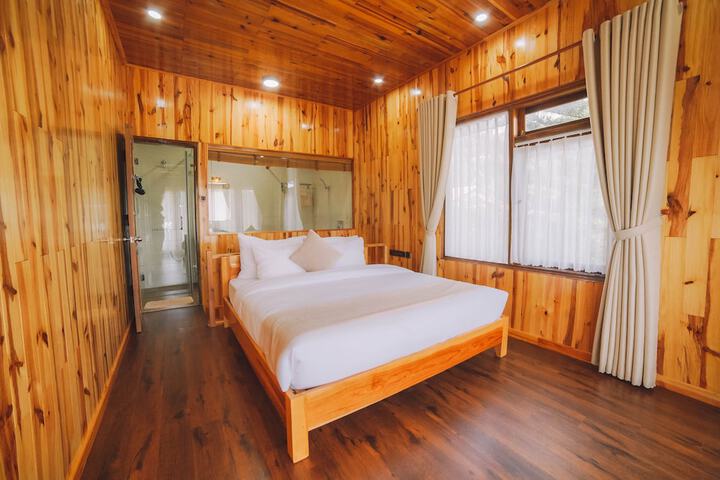 Room 45 of 210