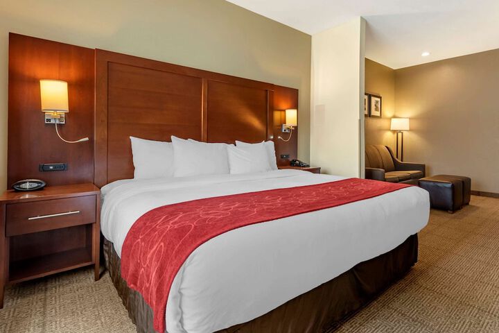 Suite 2 Queen Beds (11 of 17)