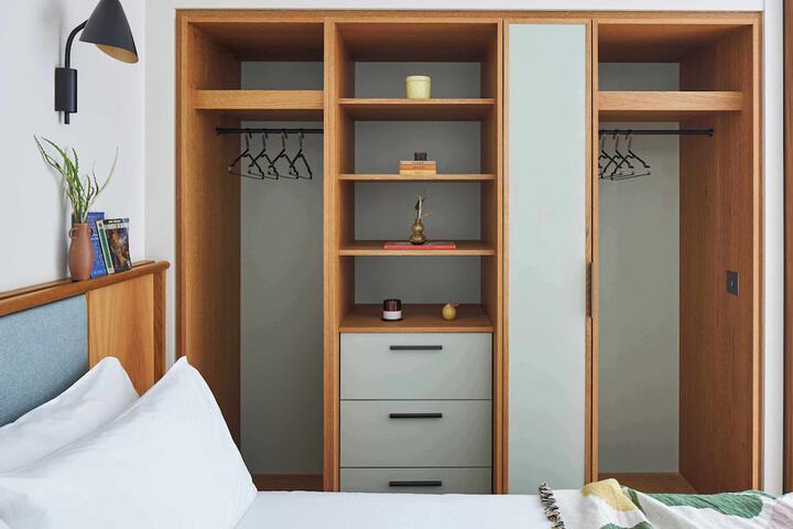 Room 34 of 68