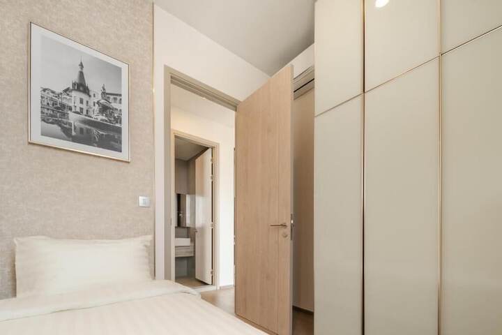 Room 6 of 21