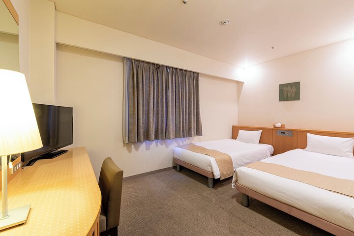 Room 6 of 26