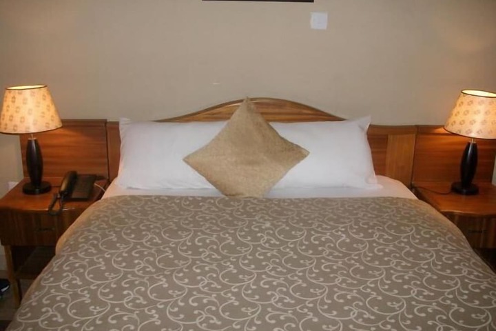 Room 8 of 34