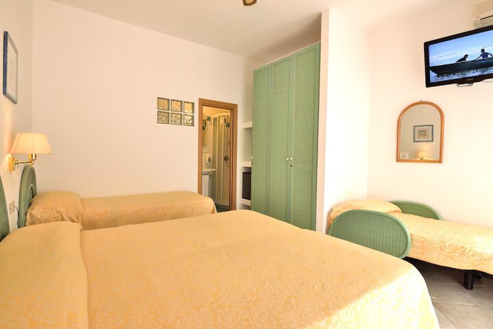 Room 30 of 51