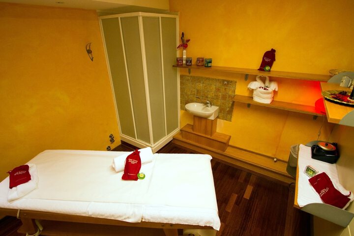 Spa 43 of 62