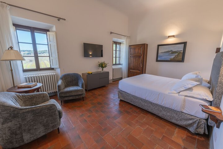 Room 45 of 102