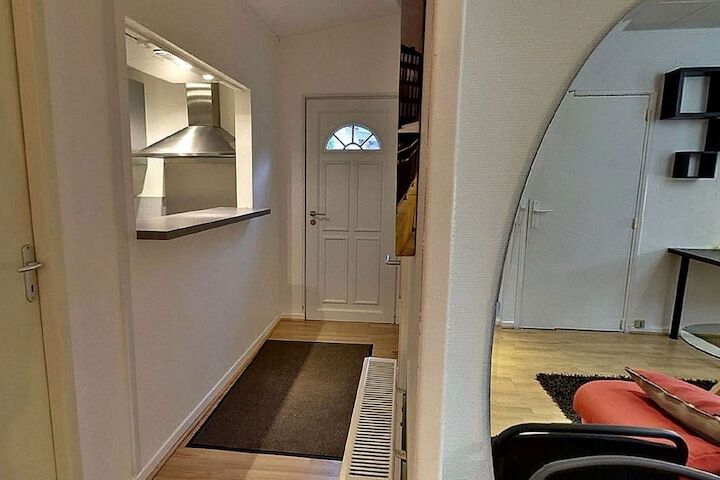 Room 8 of 20