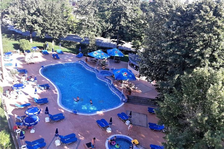 Pool 66 of 113