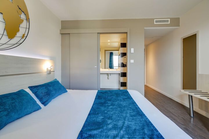 Room 47 of 84