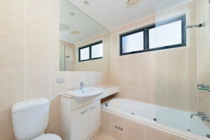 Room 2 of 20