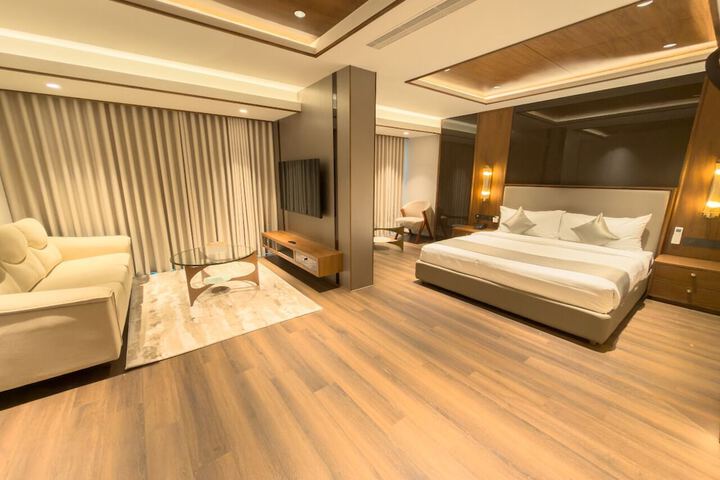Room 30 of 53