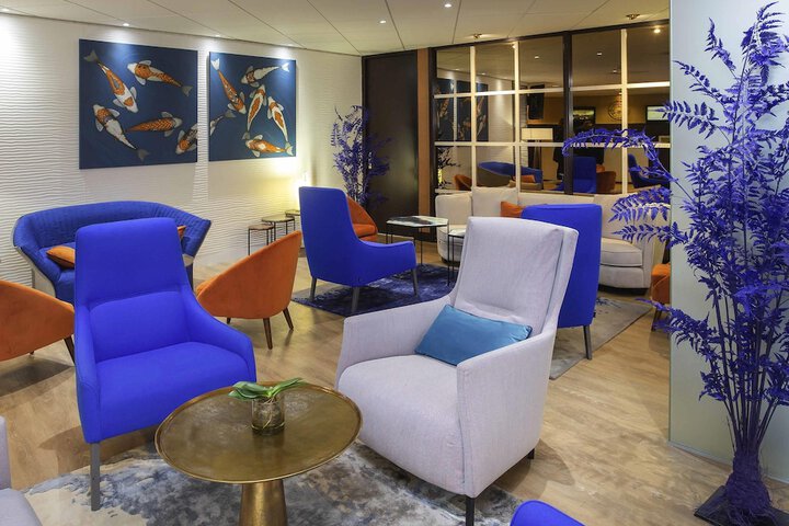 Lounge 55 of 72