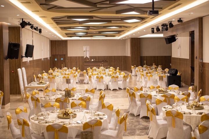 Ballroom/Hall 26 of 35