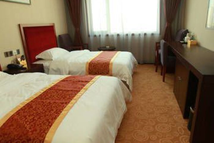 Room 6 of 16