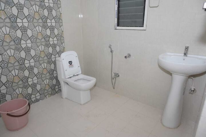 Room 10 of 13