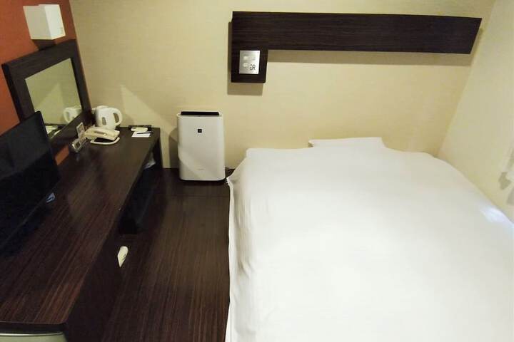 Room 27 of 89
