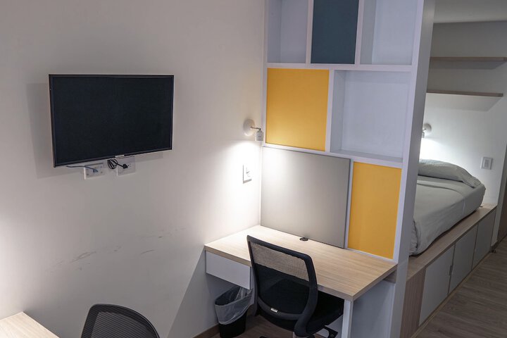 Room 33 of 108