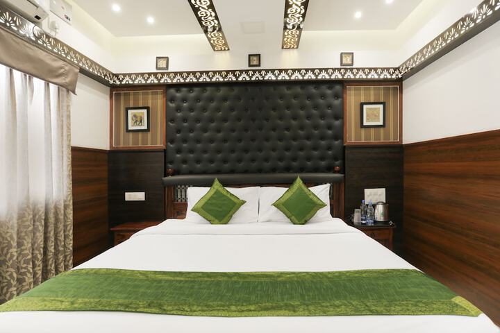 Room 10 of 34