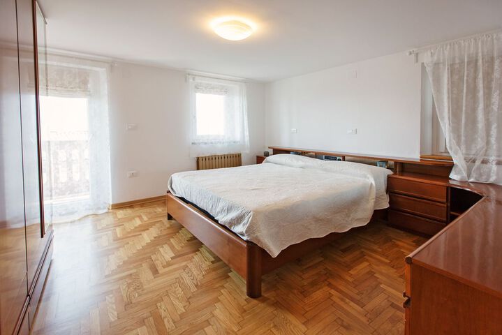 Room 36 of 99
