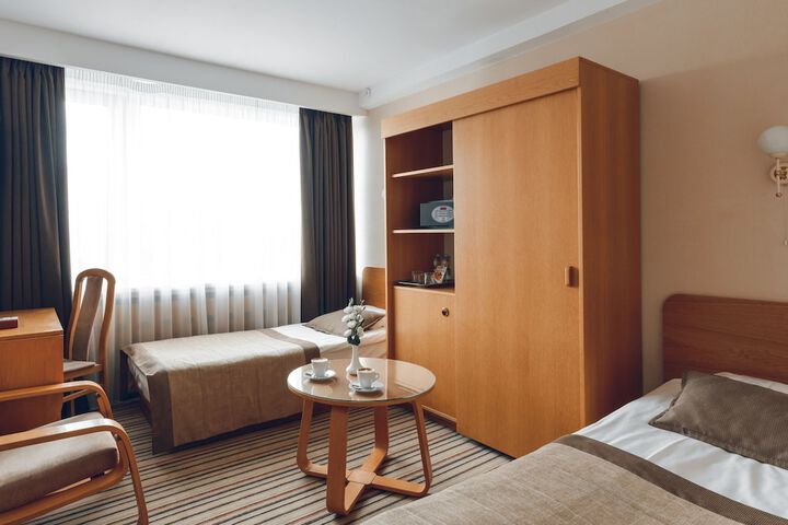 Room 17 of 96