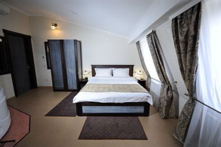 Room 16 of 30