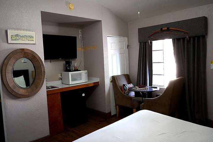 Room 18 of 81