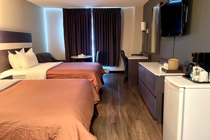 Quadruple 2 Double Beds (9 of 10)