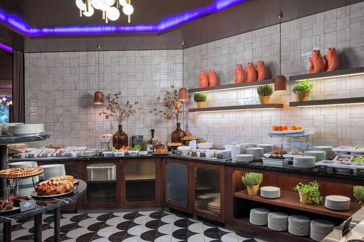 Dining Photos