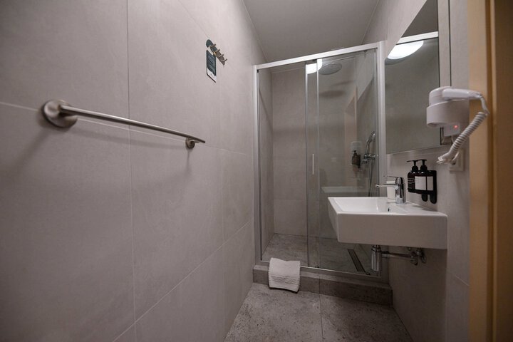 Room 72 of 135