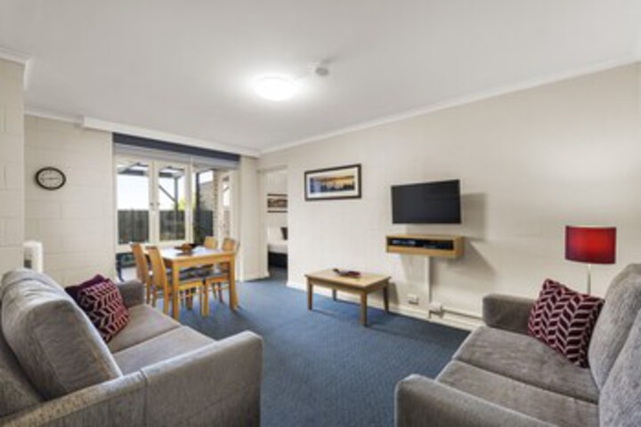 Room 16 of 36