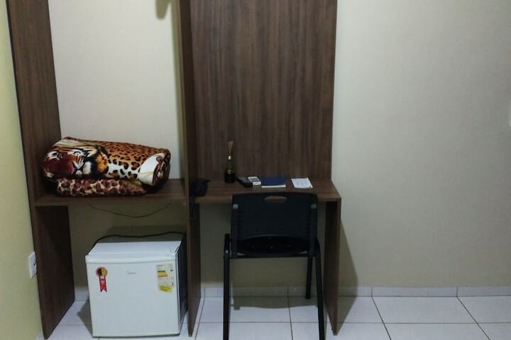 Room 4 of 37