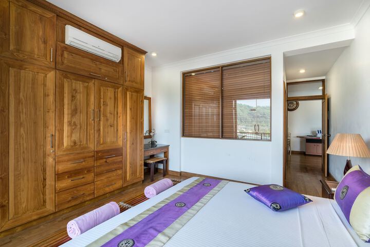 Room 9 of 21